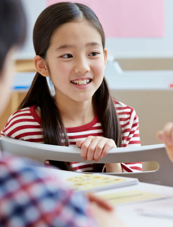 英語を学ぶ子ども